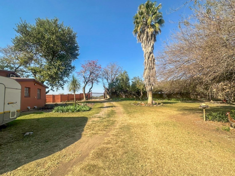 4 Bedroom Property for Sale in De Kroon A H North West